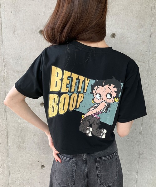 GLAMOROUS JANE(グラマラスジェーン)の「BETTY BOOPプリントショート丈Tシャツ(Tシャツ/カットソー・レディース・ブラック/オフホワイト/チャコールグレー・FREE)」の16枚目の写真