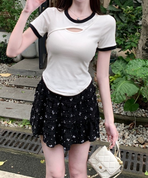 Mejoul（メジュール）の「フロントカットアウト 配色リンガー ピチTシャツ（Tシャツ/カットソー・レディース・ピンク/ホワイト/ブラック/アイボリー・S/M）」の5枚目の写真