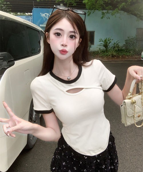 Mejoul（メジュール）の「フロントカットアウト 配色リンガー ピチTシャツ（Tシャツ/カットソー・レディース・ピンク/ホワイト/ブラック/アイボリー・S/M）」の8枚目の写真