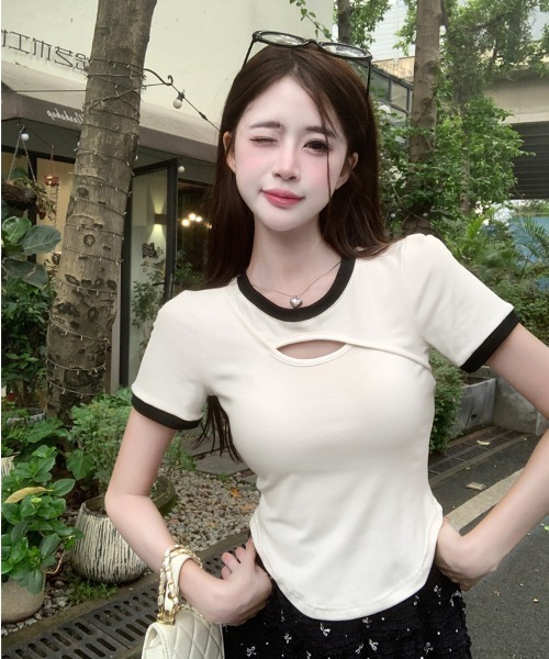 Mejoul（メジュール）の「フロントカットアウト 配色リンガー ピチTシャツ（Tシャツ/カットソー・レディース・ピンク/ホワイト/ブラック/アイボリー・S/M）」の7枚目の写真