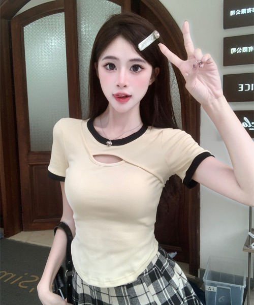 Mejoul（メジュール）の「フロントカットアウト 配色リンガー ピチTシャツ（Tシャツ/カットソー・レディース・ピンク/ホワイト/ブラック/アイボリー・S/M）」の9枚目の写真