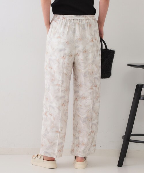 OPAQUE.CLIP（オペークドットクリップ）の「ぼかしアート柄イージーパンツ【洗濯機洗い可】（その他パンツ・レディース・グレー系/ブラック系・38/40/42）」の3枚目の写真