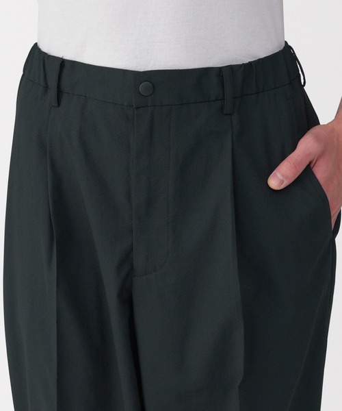 無印良品（ムジルシリョウヒン）の「紳士　風を通すタックテーパードパンツ（その他パンツ・メンズ・ブラウン系/ブラック/ダークネイビー・L/M/S/XL）」の7枚目の写真