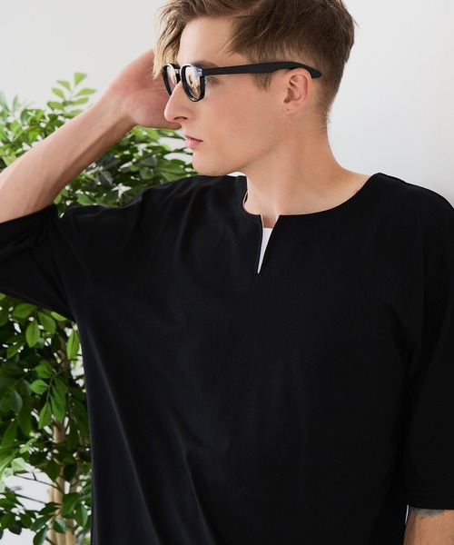 UNIIT（ユニット）の「【汗染みの目立ちにくいTシャツ ZEROSTAIN/ゼロステイン】フェイクレイヤード ビッグシルエット キーネック クルーネック Tシャツ 防汚 ＵＶカット（Tシャツ/カットソー・メンズ・ブラック系その他/ブルー系その他/ホワイト系その他/ブラック系その他2/ブルー系その他2/ベージュ系その他2・MEDIUM/X-LARGE/LARGE）」の2枚目の写真