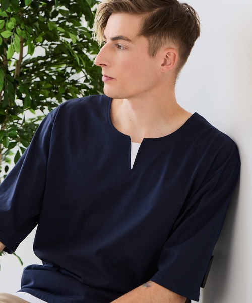 UNIIT（ユニット）の「【汗染みの目立ちにくいTシャツ ZEROSTAIN/ゼロステイン】フェイクレイヤード ビッグシルエット キーネック クルーネック Tシャツ 防汚 ＵＶカット（Tシャツ/カットソー・メンズ・ブラック系その他/ブルー系その他/ホワイト系その他/ブラック系その他2/ブルー系その他2/ベージュ系その他2・MEDIUM/X-LARGE/LARGE）」の5枚目の写真