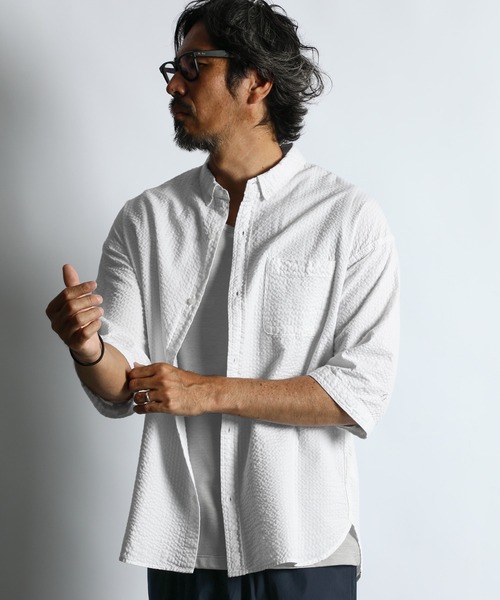 The DUFFER of ST.GEORGE（ザダファーオブセントジョージ）の「SEERSUCKER OVERDYE 3Q SHIRT：シアサッカーストライプ 製品染め 5分袖シャツ（シャツ/ブラウス・メンズ・ネイビー/ブラック/ホワイト・LARGE/MEDIUM/SMALL/X-LARGE）」の4枚目の写真