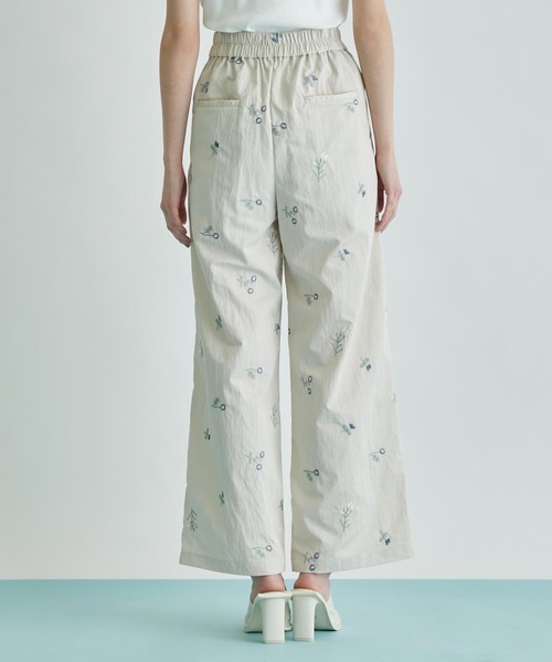 Settimissimo（セッティミッシモ）の「タフタフラワー刺繍タックパンツ（その他パンツ・レディース・アイボリー/ブラック・FREE）」の15枚目の写真