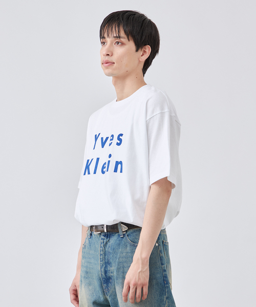 HEAR MY NAME（ヒアマイネーム）の「HEAR MY NAME別注 Yves Klein / イヴ・クライン アートTシャツ 白（Tシャツ/カットソー・メンズ・ホワイト・MEDIUM/LARGE）」の4枚目の写真