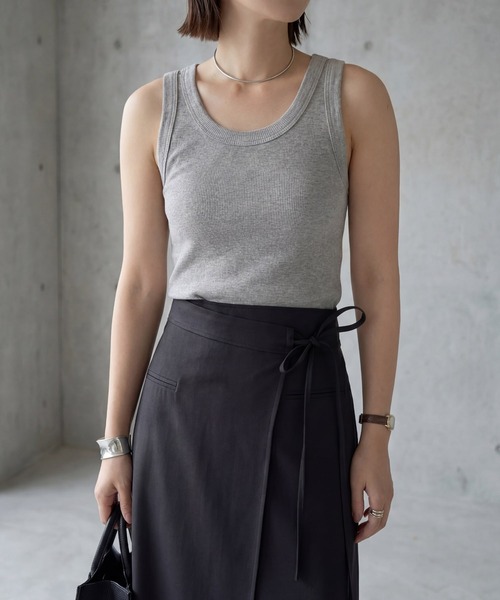 STYLE DELI(スタイルデリ)の「【Made in JAPAN】太めバインダーリブタンクトップ(タンクトップ・レディース・ライトグレー/ブラック/ホワイト/オリーブ/ブラウン系/グレイッシュベージュ・MEDIUM)」の11枚目の写真