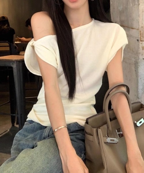 LADY LIKE（レディライク）の「ツイストデザインワンショルダーTシャツ（Tシャツ/カットソー・レディース・ネイビー/グレー/アイボリー・M）」の21枚目の写真