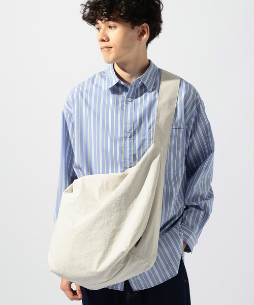 niko and...（ニコアンド）の「ラージショルダーバッグ（ショルダーバッグ・メンズ・オリーブ/ブラック/オフホワイト・FREE）」の6枚目の写真