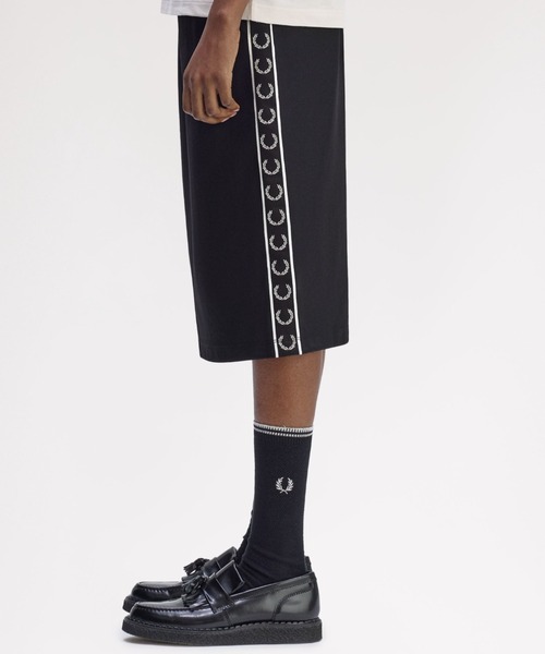FRED PERRY（フレッドペリー）の「Taped Track Skirt／フレッドペリートラックスカート（スカート・レディース・ブラック・8/10）」の7枚目の写真