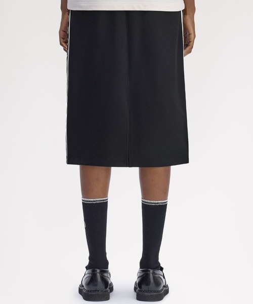 FRED PERRY（フレッドペリー）の「Taped Track Skirt／フレッドペリートラックスカート（スカート・レディース・ブラック・8/10）」の8枚目の写真