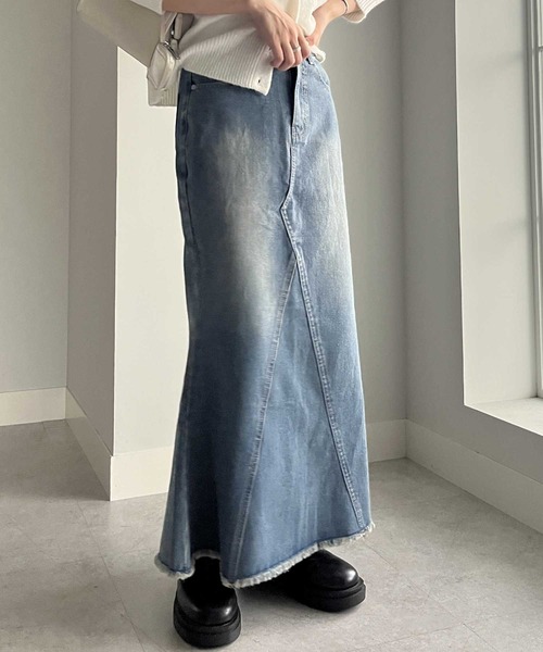 nelliy.（ネルリー）の「オリジナルパッチ付きマーメイドデニムロングスカート（スカート・レディース・ブルー・MEDIUM/LARGE）」の6枚目の写真