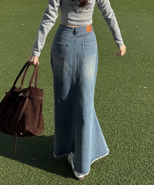 nelliy.（ネルリー）の「オリジナルパッチ付きマーメイドデニムロングスカート（スカート・レディース・ブルー・MEDIUM/LARGE）」の21枚目の写真