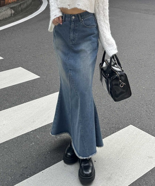 nelliy.（ネルリー）の「オリジナルパッチ付きマーメイドデニムロングスカート（スカート・レディース・ブルー・MEDIUM/LARGE）」の14枚目の写真