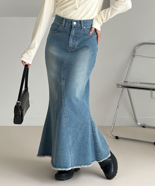 nelliy.(ネルリー)の「オリジナルパッチ付きマーメイドデニムロングスカート(スカート・レディース・ブルー・MEDIUM/LARGE)」の22枚目の写真