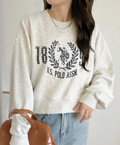 U.S. POLO ASSN.(ユーエスポロアッスン)の「【Ada.別注 U.S. POLO ASSN】カレッジロゴ スタッズデザイン スウェット(スウェット・レディース・ブラック/カーキ/オートミール・M/L)」の4枚目の写真