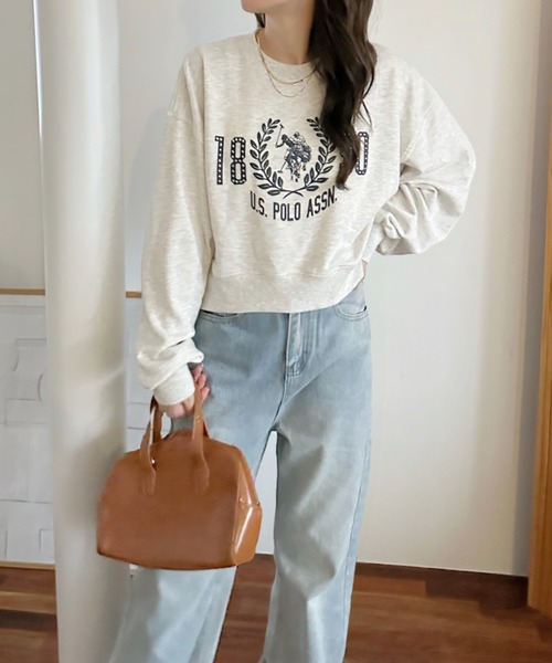 U.S. POLO ASSN.(ユーエスポロアッスン)の「【Ada.別注 U.S. POLO ASSN】カレッジロゴ スタッズデザイン スウェット(スウェット・レディース・ブラック/カーキ/オートミール・M/L)」の5枚目の写真