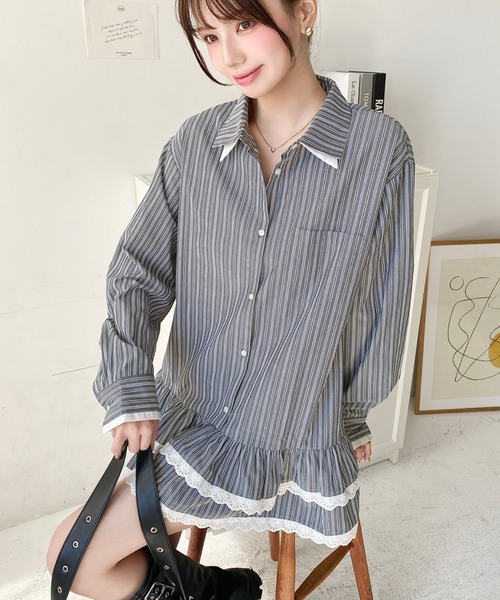 moment+（モーメントプラス）の「ダブルカラーレースフリルティアードシャツワンピース（シャツワンピース・レディース・チャコールグレー/ネイビー・M）」の3枚目の写真