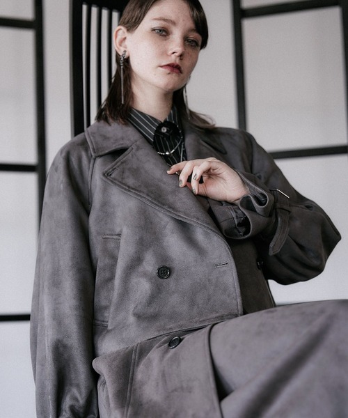 HARE（ハレ）の「スウェードショートトレンチコート(HARE)（トレンチコート・レディース・チャコールグレー/ベージュ/グレー・FREE）」の3枚目の写真