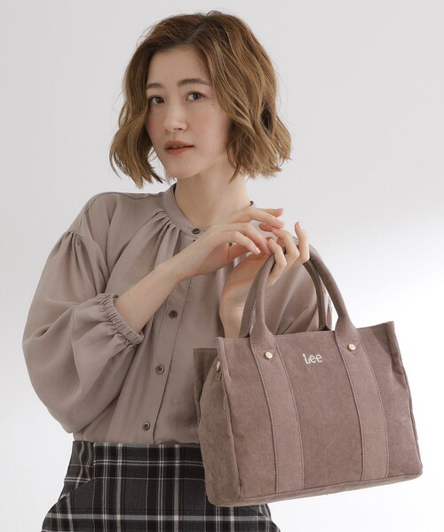 Lee(リー)の「【Lee別注】コーデュロイスクエアトート(トートバッグ・レディース・ダークグレー/ナチュラル/ブラック/サックスブルー/ブラウン系・00)」の4枚目の写真