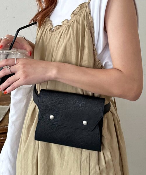 DISCOAT（ディスコート）の「ミニウエストポーチ（ボディバッグ/ウエストポーチ・レディース・ベージュ/ブラウン/ブラック・FREE）」の2枚目の写真