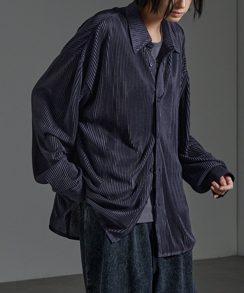 CIYOT（シヨウト）の「【CIYOT】オーバーサイズ プリーツ加工 ドレープ レギュラーカラーシャツ（シャツ/ブラウス・メンズ・チャコール/チェリーレッド/ダークネイビー/ライトグレー/ブルーグレー/ブラック・L/M）」の5枚目の写真