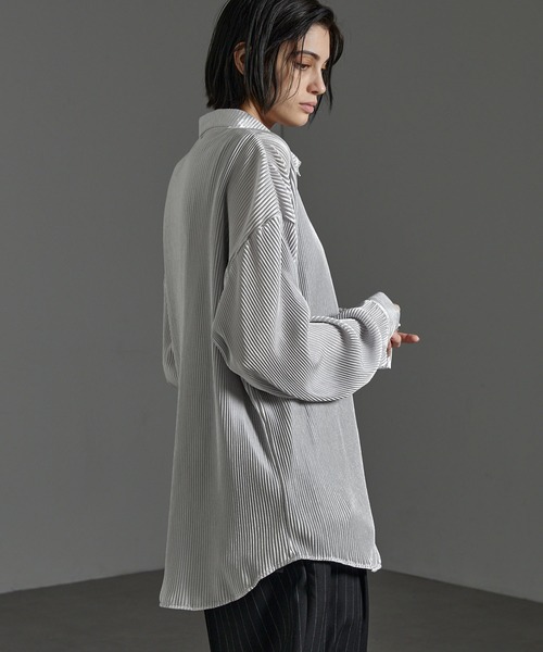 CIYOT（シヨウト）の「【CIYOT】オーバーサイズ プリーツ加工 ドレープ レギュラーカラーシャツ（シャツ/ブラウス・メンズ・チャコール/チェリーレッド/ダークネイビー/ライトグレー/ブルーグレー/ブラック・L/M）」の7枚目の写真