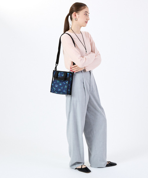 LeSportsac(レスポートサック)の「MINI N/S TOTE ベリーベリー(ショルダーバッグ・レディース・ブルー・FREE)」の3枚目の写真