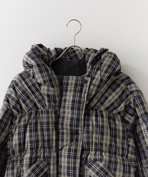 Chick（チック）の「Short-Length Check Design Blouson/短丈 チェックデザイン ダウンジャケット（ダウンジャケット/コート・レディース・ブラウン/ブラック・FREE）」の3枚目の写真