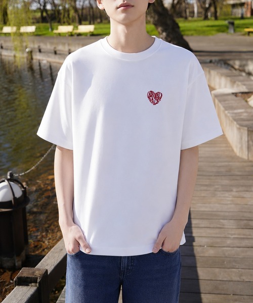 ZIP FIVE(ジップファイブ)の「高密度編み 綿100% ワンポイントハート刺繍 2タイプ ハーフスリーブTシャツ(Tシャツ/カットソー・メンズ・ホワイト×ブルー/ホワイト系その他/ブラック×ホワイト/ホワイト×レッド/ブラック系その他/ホワイト系その他2・MEDIUM/LARGE)」の2枚目の写真