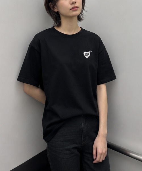 ZIP FIVE(ジップファイブ)の「高密度編み 綿100% ワンポイントハート刺繍 2タイプ ハーフスリーブTシャツ(Tシャツ/カットソー・メンズ・ホワイト×ブルー/ホワイト系その他/ブラック×ホワイト/ホワイト×レッド/ブラック系その他/ホワイト系その他2・MEDIUM/LARGE)」の6枚目の写真