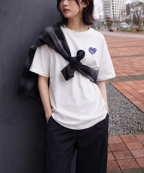 ZIP FIVE(ジップファイブ)の「高密度編み 綿100% ワンポイントハート刺繍 2タイプ ハーフスリーブTシャツ(Tシャツ/カットソー・メンズ・ホワイト×ブルー/ホワイト系その他/ブラック×ホワイト/ホワイト×レッド/ブラック系その他/ホワイト系その他2・MEDIUM/LARGE)」の20枚目の写真