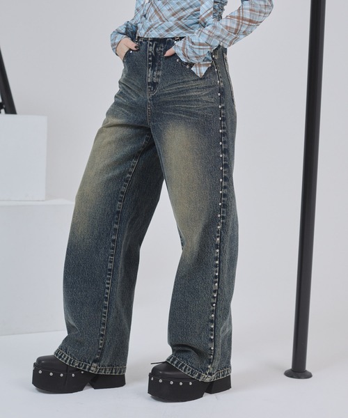 ENVYM（アンビー）の「スタッズポイントルーズデニム（デニムパンツ・レディース・ブルー・SMALL/MEDIUM）」の4枚目の写真