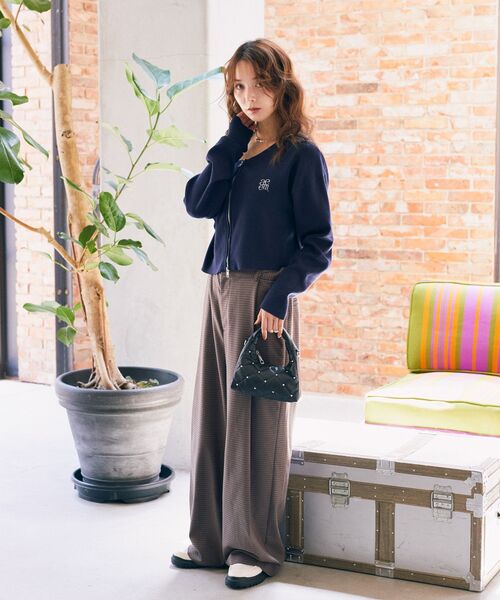 earth music&ecology(アースミュージックアンドエコロジー)の「ダブルジップロゴニットプルオーバー(スウェット・レディース・アイボリー/ネイビー/ボルドー・FREE)」の6枚目の写真