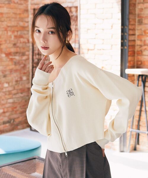 earth music&ecology(アースミュージックアンドエコロジー)の「ダブルジップロゴニットプルオーバー(スウェット・レディース・アイボリー/ネイビー/ボルドー・FREE)」の7枚目の写真