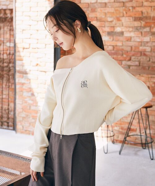 earth music&ecology(アースミュージックアンドエコロジー)の「ダブルジップロゴニットプルオーバー(スウェット・レディース・アイボリー/ネイビー/ボルドー・FREE)」の8枚目の写真