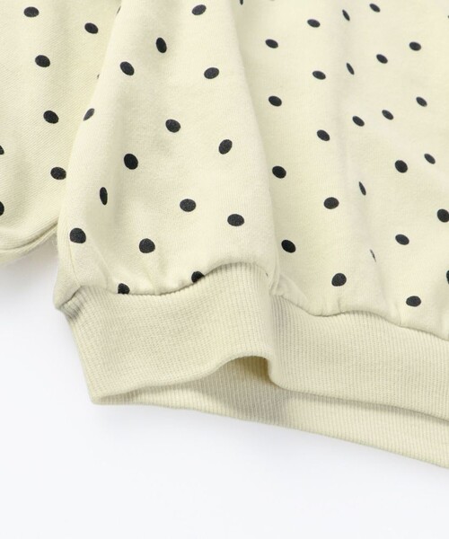 BRANSHES（ブランシェス）の「肩フリルトレーナー（スウェット・キッズ・アイボリー/サックスブルー/ブラック/ラベンダー・90/80/100/140/130/150/120/110）」の6枚目の写真