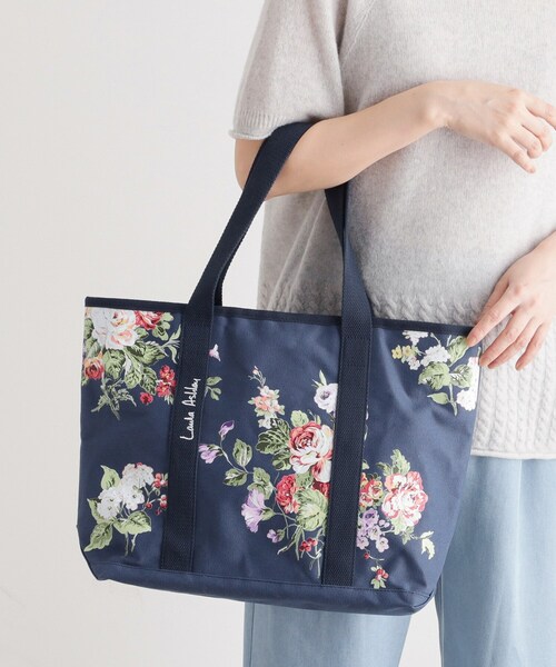 LAURA ASHLEY(ローラアシュレイ)の「ローズモア柄 トートバッグ M(トートバッグ・レディース・ブルー系その他2/グレー系・00)」の2枚目の写真