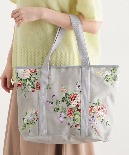 LAURA ASHLEY(ローラアシュレイ)の「ローズモア柄 トートバッグ M(トートバッグ・レディース・ブルー系その他2/グレー系・00)」の8枚目の写真