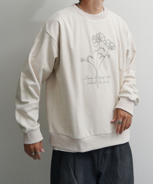 NILWAY（ニルウェイ）の「裏起毛カットスエード フラワーチェーン刺繍クルースウェット（スウェット・メンズ・ブラウン/アイボリー/チャコールグレー/ネイビー系・MEDIUM/LARGE/X-LARGE）」の2枚目の写真