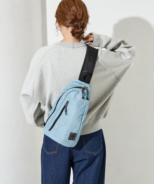 FREAK'S STORE（フリークスストア）の「限定展開 Columbia/コロンビア Great Smoky Garden Body Bag/グレートスモーキーガーデン ボディバッグ（ボディバッグ/ウエストポーチ・レディース・ブルー/ブラック/ベージュ・ﾌﾘ-）」の14枚目の写真