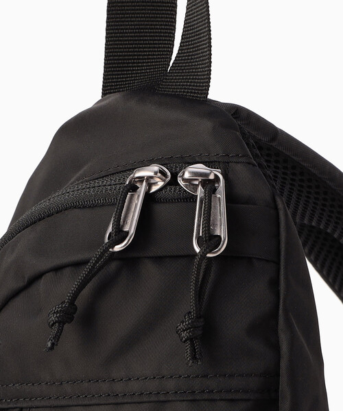 FREAK'S STORE（フリークスストア）の「限定展開 Columbia/コロンビア Great Smoky Garden Body Bag/グレートスモーキーガーデン ボディバッグ（ボディバッグ/ウエストポーチ・レディース・ブルー/ブラック/ベージュ・ﾌﾘ-）」の12枚目の写真