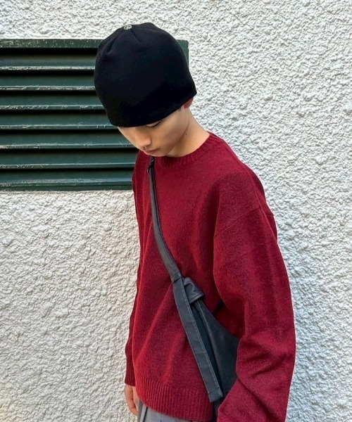 Chikashitsu +(チカシツプラス)の「【Chikashitsu +】top rivet beanie / 【チカシツプラス】トップリベットビーニー(ニットキャップ/ビーニー・メンズ・ホワイト/ブラック・ONE SIZE)」の2枚目の写真