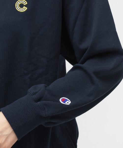 Champion(チャンピオン)の「【別注】チャンピオン CREW NECK SWEATSHIRT 限定コラボ(スウェット・レディース・ホワイト/ネイビー・M/L)」の5枚目の写真