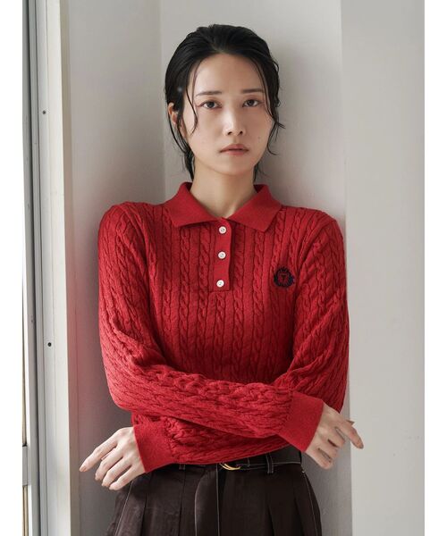 TONAL（トーナル）の「エンブレム刺繍ポロニット（ニット/セーター・レディース・オフホワイト/レッド/ネイビー・MEDIUM）」の3枚目の写真