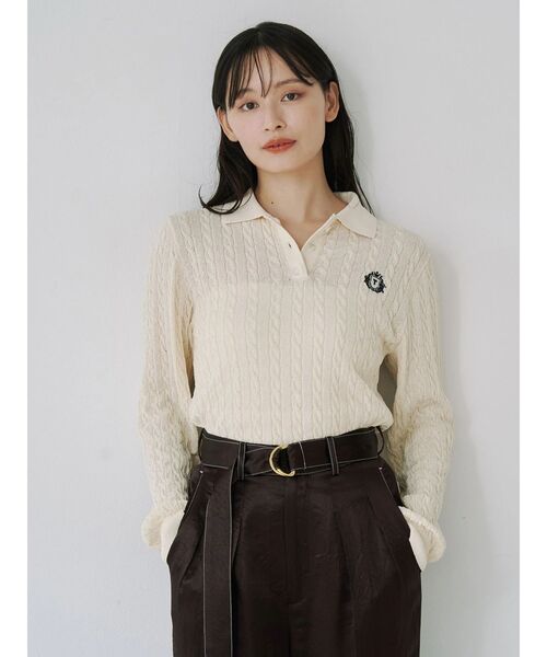 TONAL（トーナル）の「エンブレム刺繍ポロニット（ニット/セーター・レディース・オフホワイト/レッド/ネイビー・MEDIUM）」の5枚目の写真
