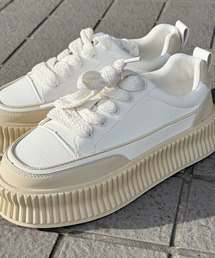 ギザギザソールスニーカー