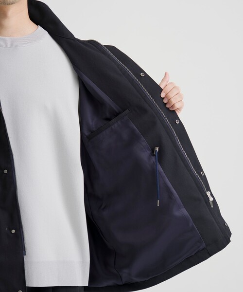 UNITED TOKYO(ユナイテッドトウキョウ)の「WOOL COTTON ギャバ スタンドカラーブルゾン(ブルゾン・メンズ・ダークブラウン/ダークネイビー・1/2)」の11枚目の写真